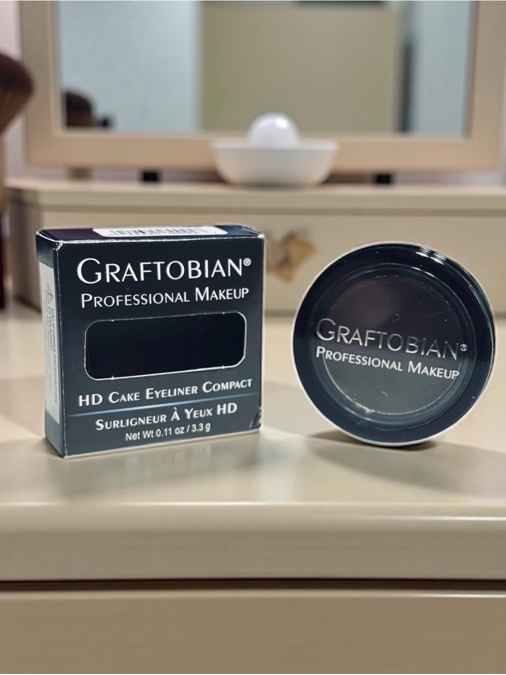 Graftobian Espresso Brown Cake Eyeliner, Long-Lasting, Water-Activated Power